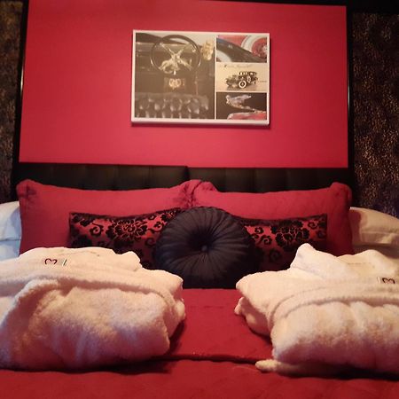 Cadillac Kustomz Hotel - Breakfast Available Rothesay Ngoại thất bức ảnh