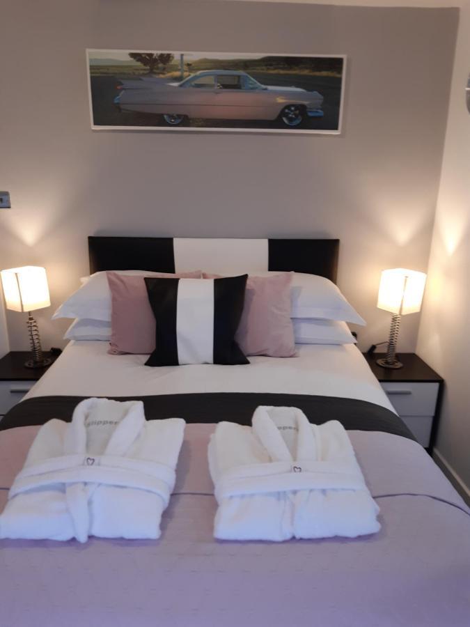 Cadillac Kustomz Hotel - Breakfast Available Rothesay Ngoại thất bức ảnh
