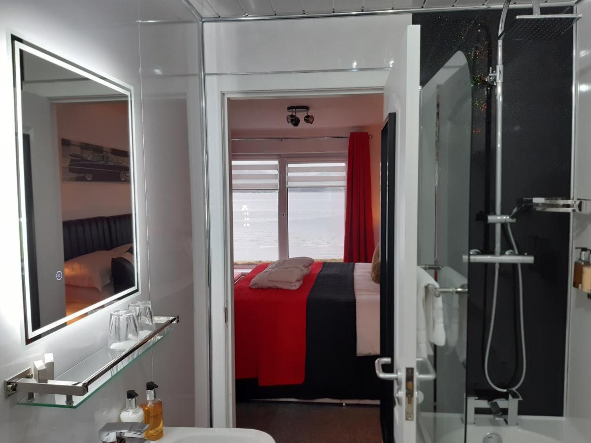 Cadillac Kustomz Hotel - Breakfast Available Rothesay Ngoại thất bức ảnh