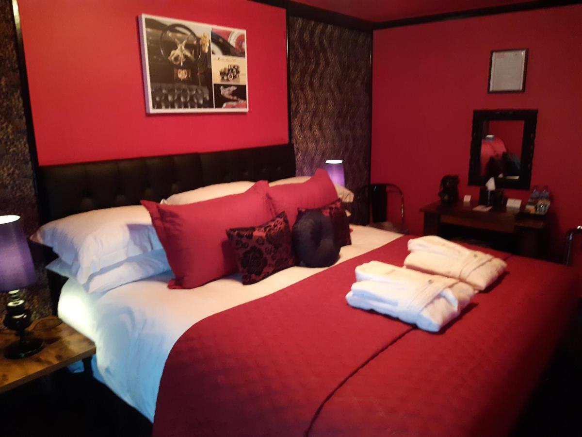 Cadillac Kustomz Hotel - Breakfast Available Rothesay Ngoại thất bức ảnh