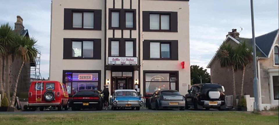 Cadillac Kustomz Hotel - Breakfast Available Rothesay Ngoại thất bức ảnh