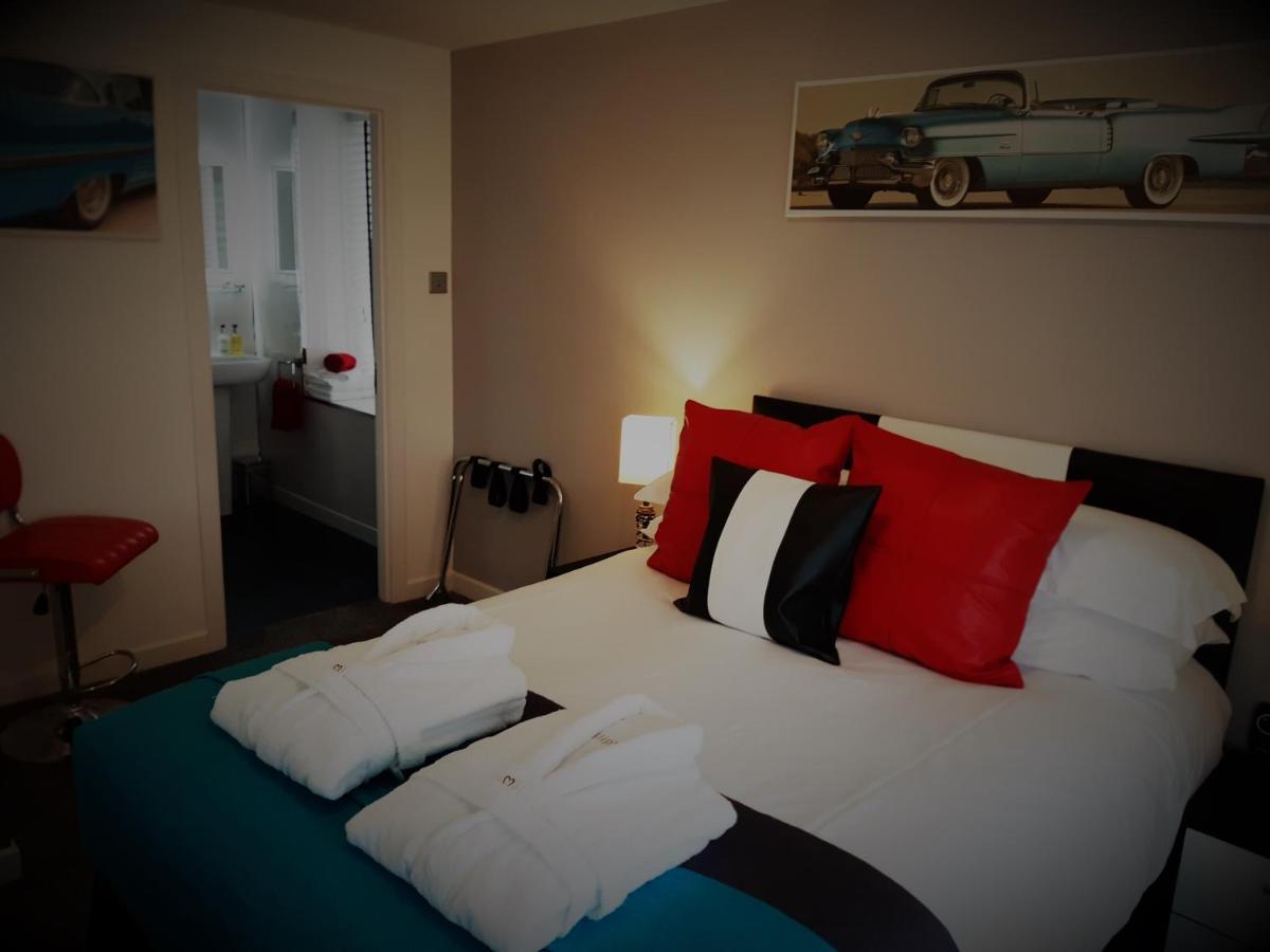 Cadillac Kustomz Hotel - Breakfast Available Rothesay Ngoại thất bức ảnh